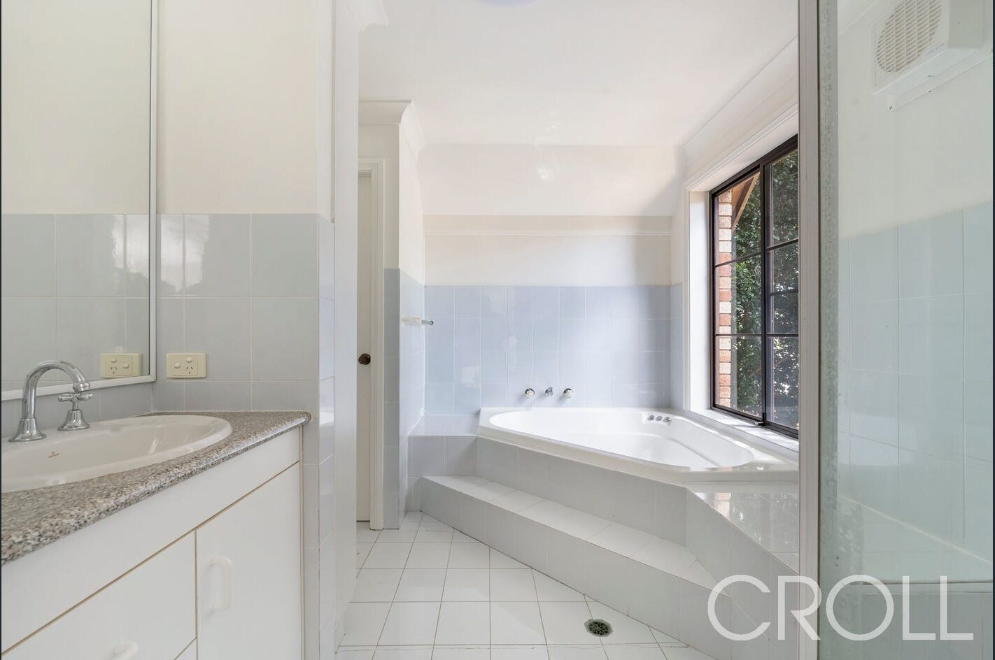 48 Spruson St, Neutral Bay Bathroom