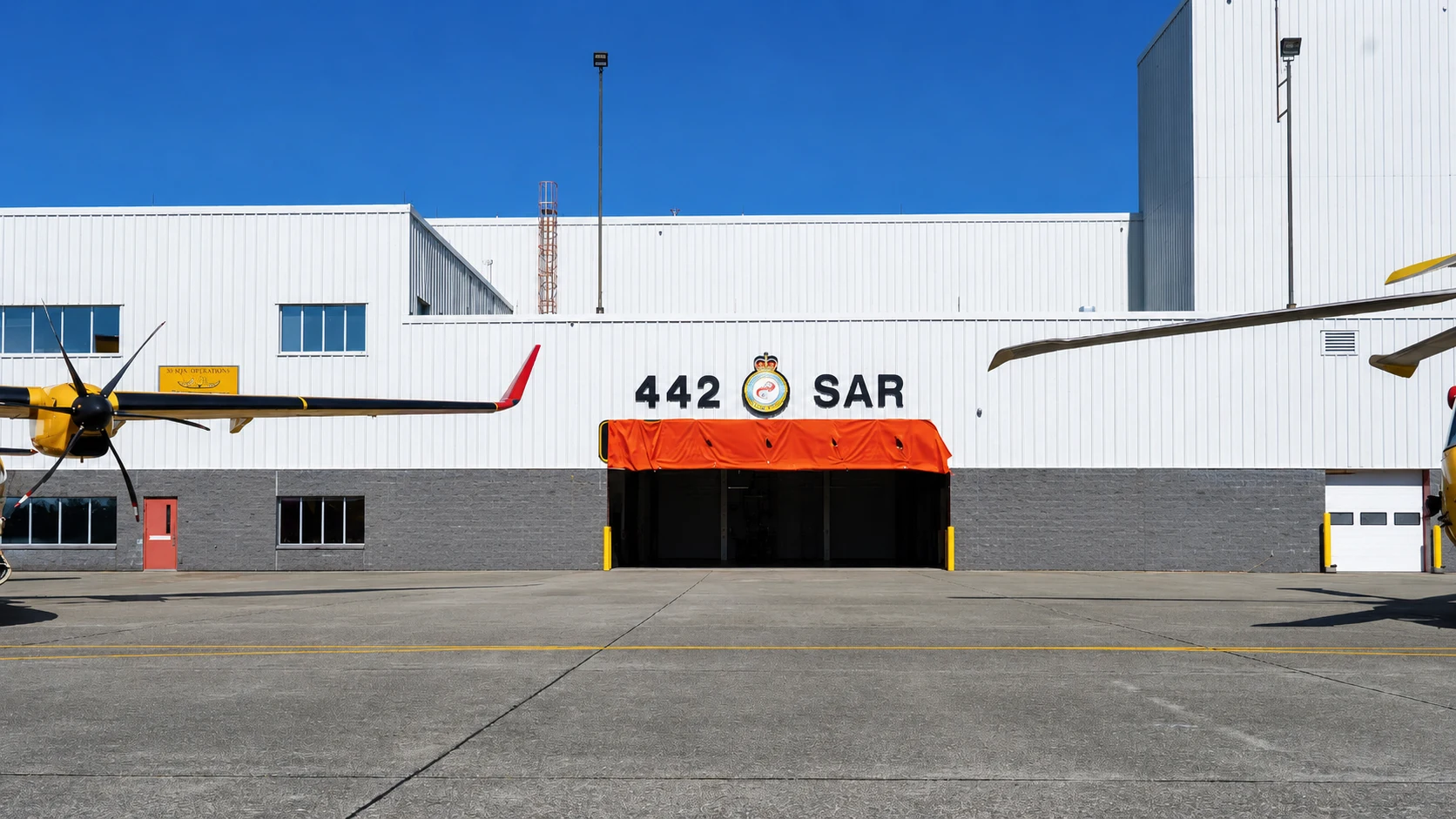 19-Wing-Fixed-Hangar-BC-Canada-Evan-Fittinghoff2